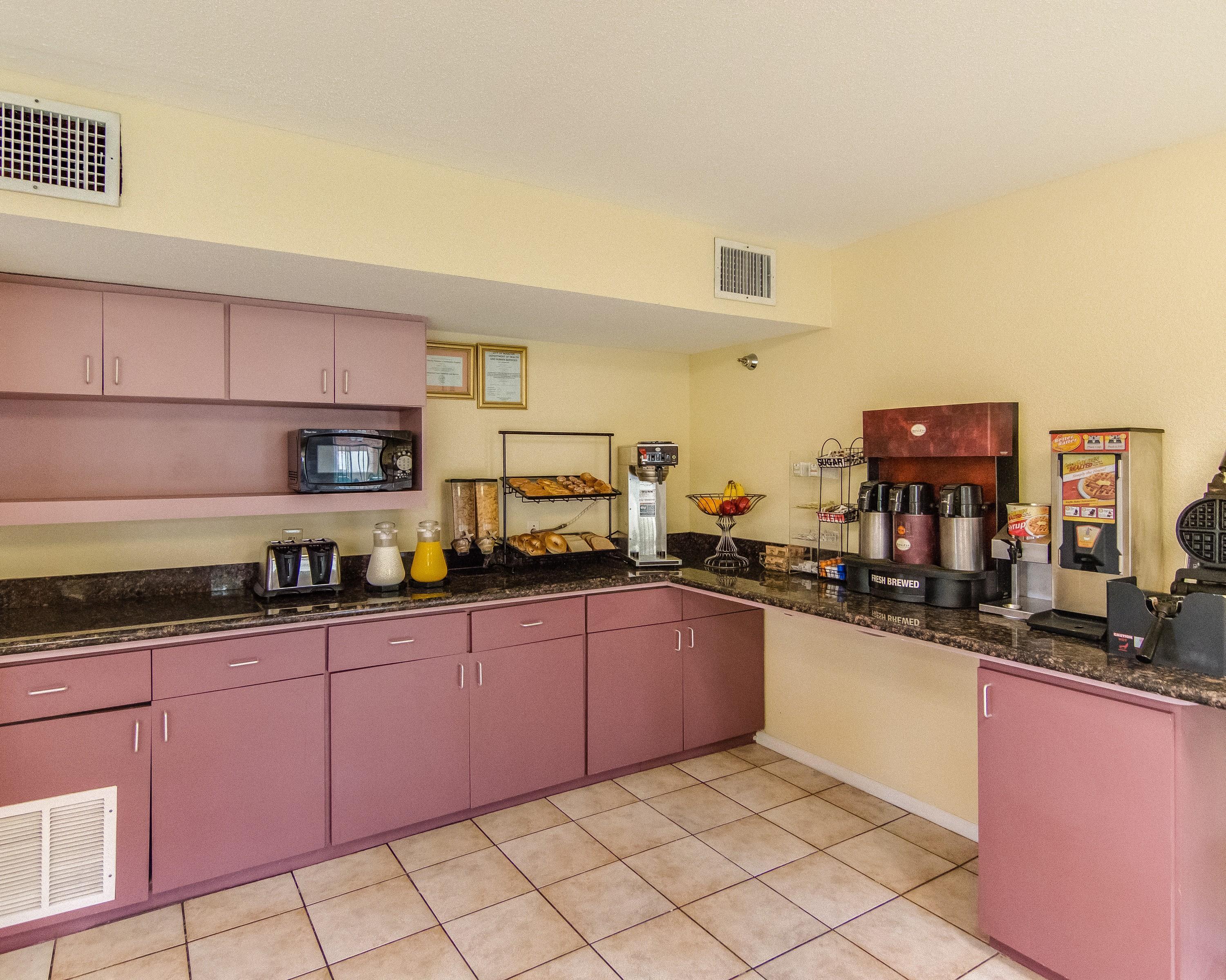 Rodeway Inn & Suites Hwy 290 Nw Хьюстон Экстерьер фото
