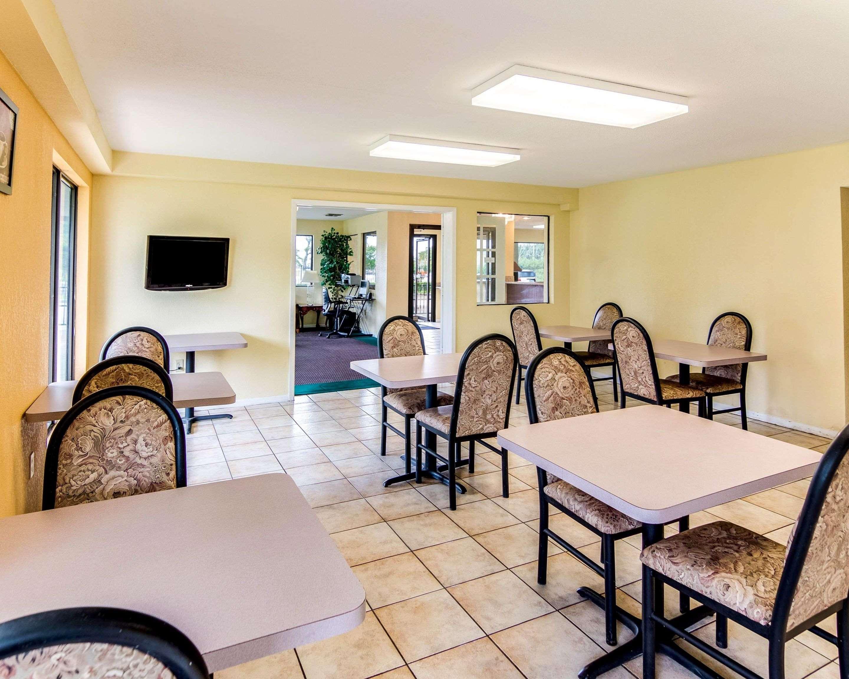 Rodeway Inn & Suites Hwy 290 Nw Хьюстон Экстерьер фото