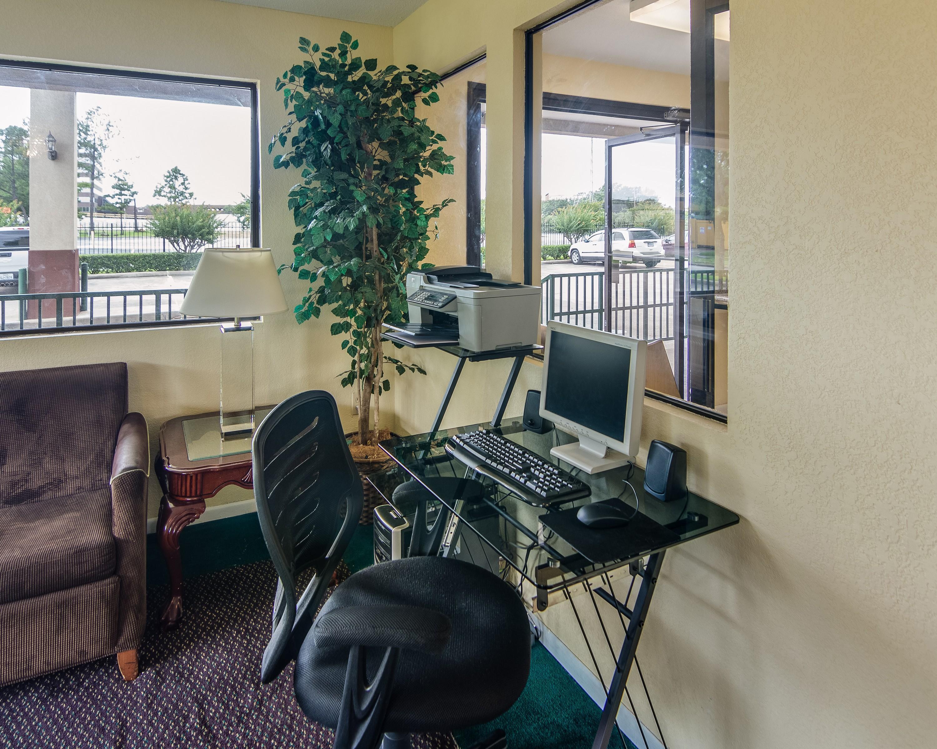 Rodeway Inn & Suites Hwy 290 Nw Хьюстон Экстерьер фото