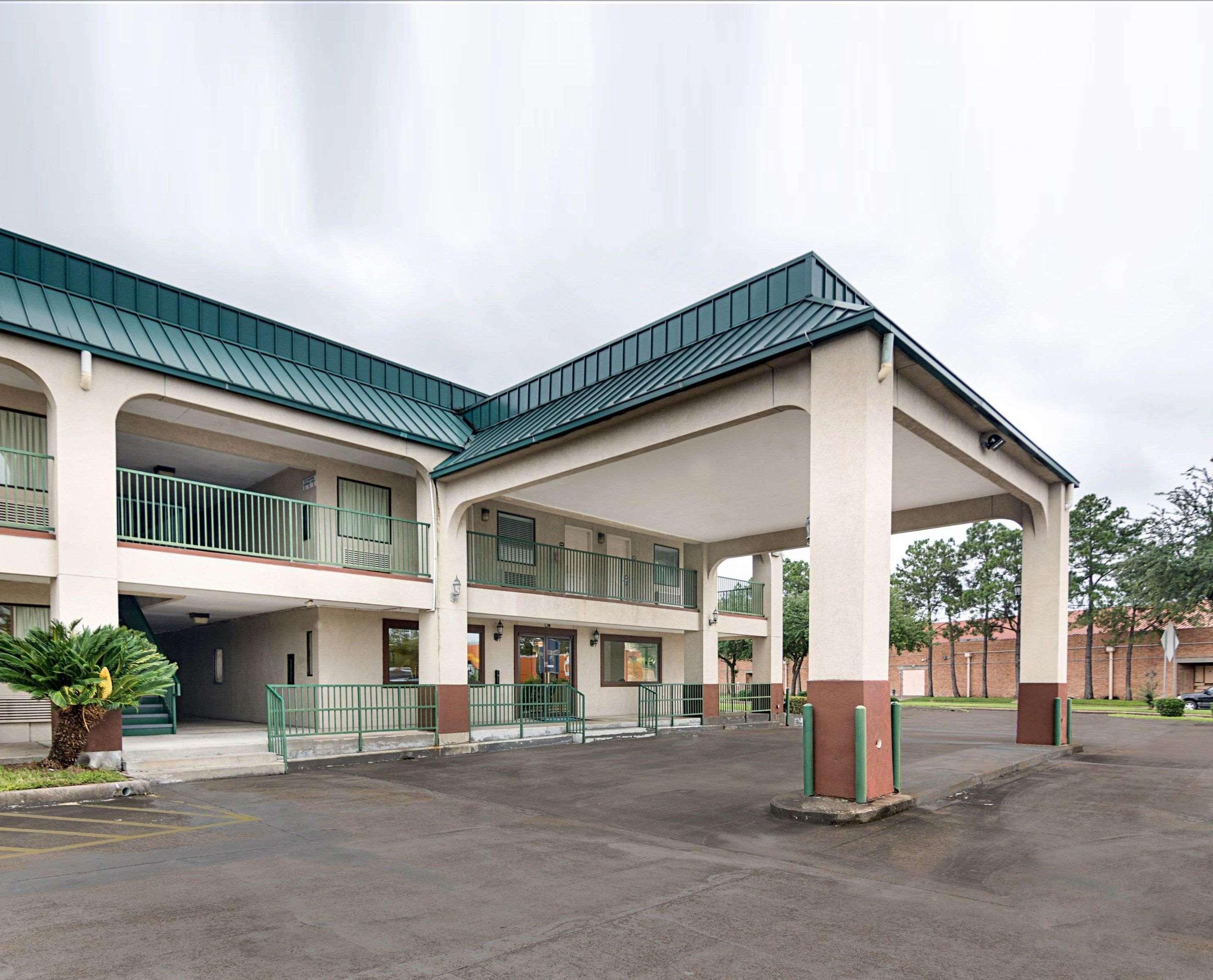 Rodeway Inn & Suites Hwy 290 Nw Хьюстон Экстерьер фото