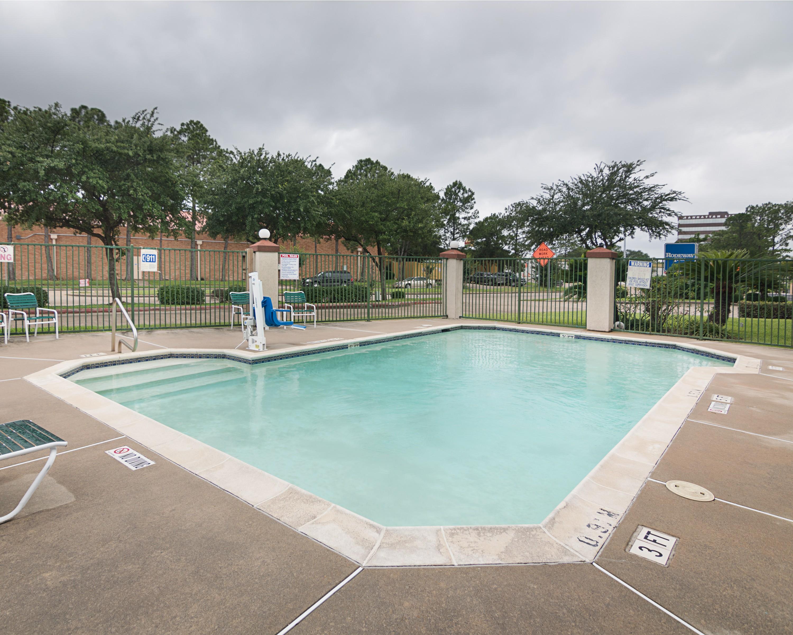Rodeway Inn & Suites Hwy 290 Nw Хьюстон Экстерьер фото
