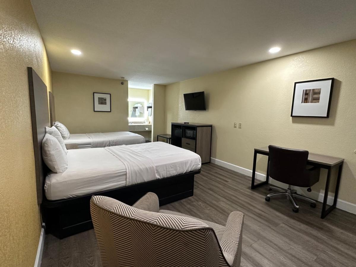 Rodeway Inn & Suites Hwy 290 Nw Хьюстон Экстерьер фото