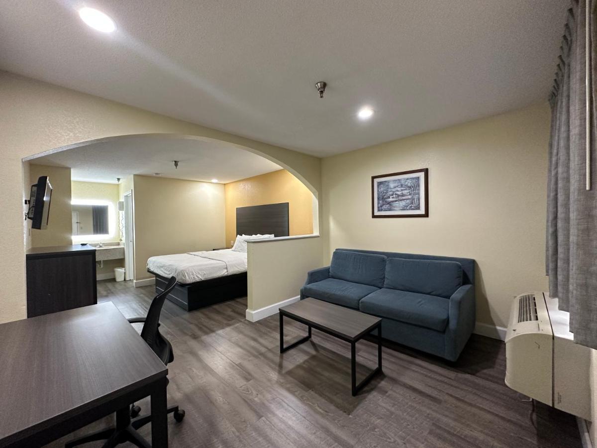 Rodeway Inn & Suites Hwy 290 Nw Хьюстон Экстерьер фото