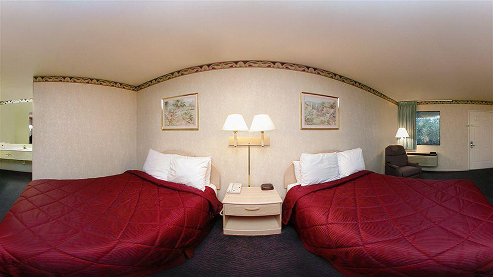 Rodeway Inn & Suites Hwy 290 Nw Хьюстон Экстерьер фото